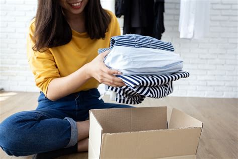 How to Donate Clothes: The Do's & Don’ts .